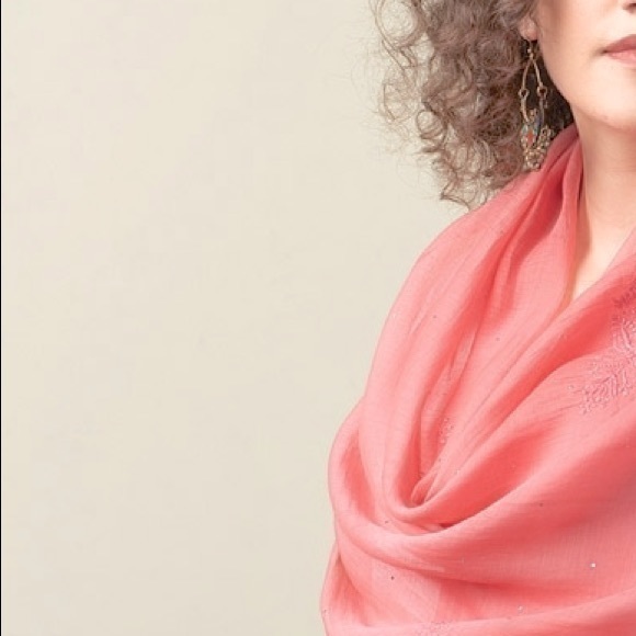 American eagle silver gray peach color block scarf Barely Preloved